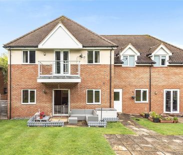 Bassetsbury Lane, High Wycombe, Buckinghamshire,HP11 - Photo 5