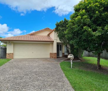Spacious Three Bedroom Family Friendly Home Located in Mudgeeraba - Photo 5