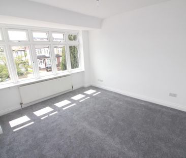 Esher Avenue, North Cheam SM3 - Photo 3