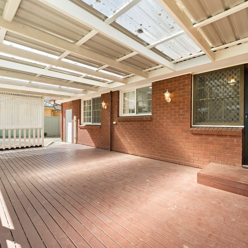 Freshly Updated Home in Sought-After Crestwood Catchment - Photo 1