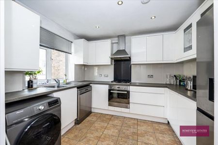 3 bedroom flat to rent - Photo 5