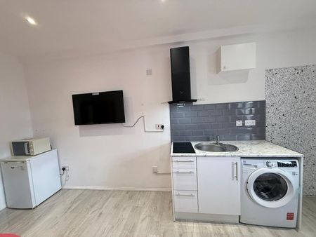 Studio Flat, Restalrig Road, EH6 - Photo 3