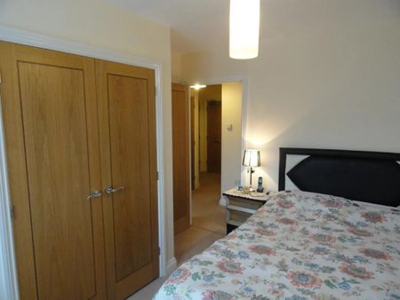 2 bedroom flat to rent - Photo 4
