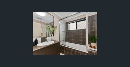 Modern 3 Bedroom Home for Rent in Bohle Plains! - Photo 5