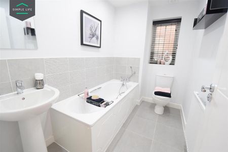 3 bedroom terraced house to rent - Photo 4