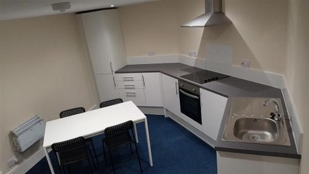 3 bedroom maisonette to rent - Photo 5