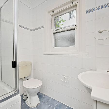 Spacious Art Deco Apartment - Photo 4