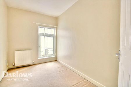 3 bedroom terraced house to rent - Photo 3
