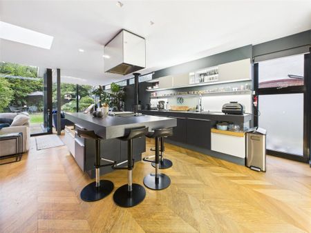 5 bedroom semi-detached house to rent - Photo 5