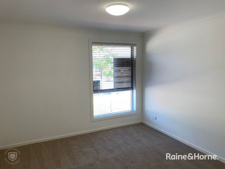 4 Bedroom Home with Large Yard - Photo 2