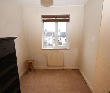 2 bedroom Terraced House to let - Photo 4