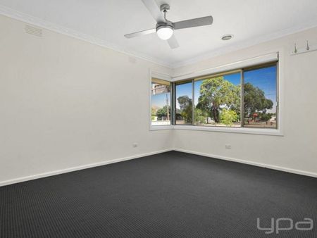 Entertainer’s Dream with Pergola - Photo 2