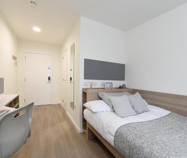 1 bedroom in a flat share to rent - Photo 3