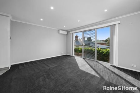 2/25 Hope Street, New Town, TAS 7008 - Photo 4