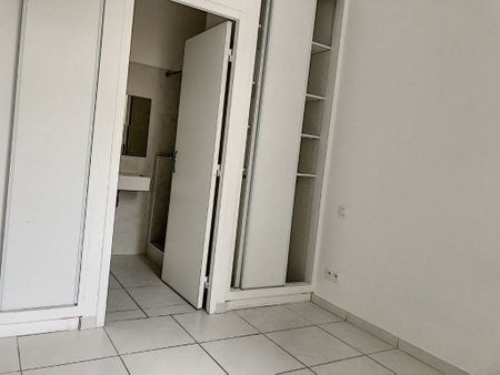 Location Appartement 2 pièces 23m² - Photo 3