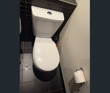 Fully Furnished One-Bedroom Apartment – Prime Location - 614/131 Pe... - Photo 6