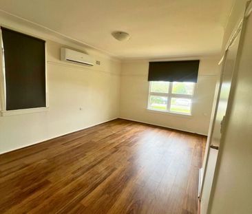 Newly Renovated 2 Bedroom House – Modern Comfort & Style - Photo 4