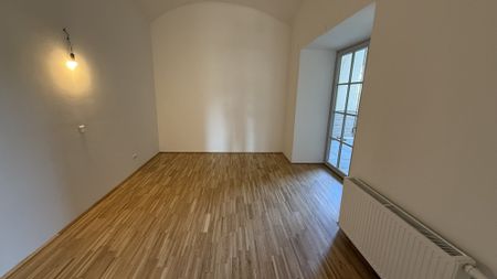 3-Zimmer Gartenwohnung! Residieren im Schloss - Photo 3