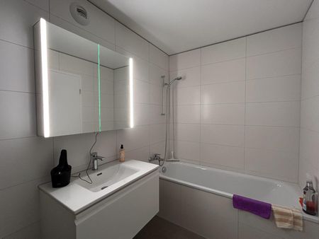 Appartement de 4.5 pièces situé au coeur de la Chaux-de-Fonds. - Photo 4