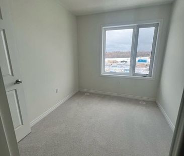 For Lease - 3327 Thunderbird Promenade, Pickering, Ontario - Photo 5