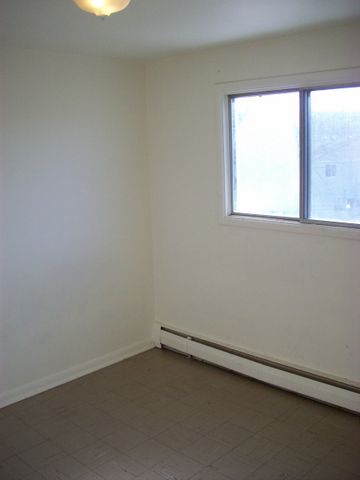23 Theresa Crescent - Unit 9 - 2 bed, 1 bath - Photo 4