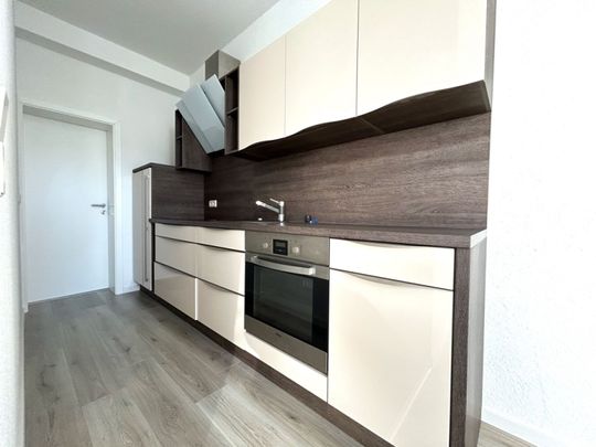 2 Zimmer • Schlosschemnitz • Dachgeschoss • schick und neu • Einbauküche • MIETEN - Photo 1