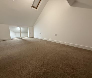 Whitchurch Road, Cardiff - Photo 2