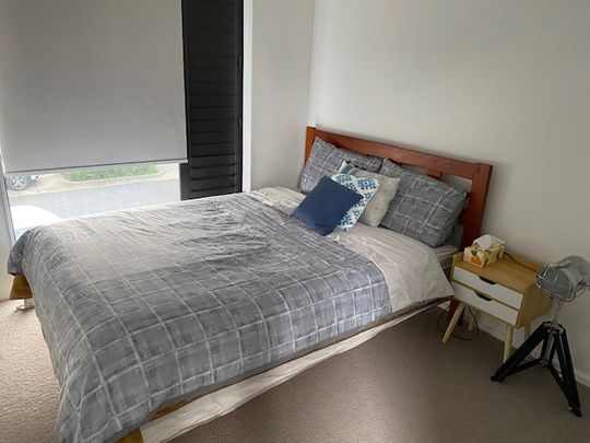 Fantastic in Hobsonville! - Photo 1