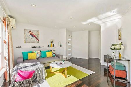 Spacious 4-Bedroom Home on a Big Fully-Fenced Sect - Photo 5