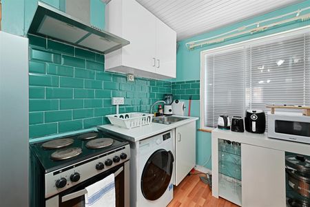 Terraced House To Let - Photo 5