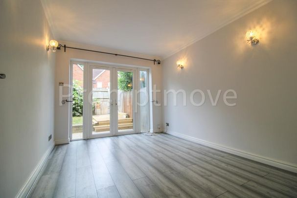 4 bedroom semi-detached house to rent - Photo 1