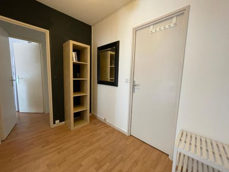 Location Appartement 4 pièces 79m² ANGERS 49000 - Photo 3