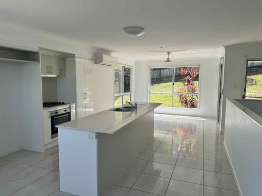 Spacious Two-Storey Family Home – Quiet Location, Modern Comforts - Photo 1