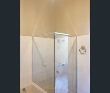 37 Archbold Road, Roseville, NSW 2069 - Photo 5