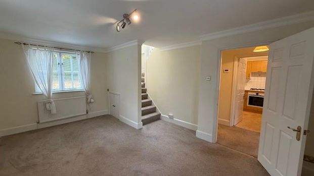 Hillier Road, Guildford - 2 bedrooms Property for lettings - Seymours - Photo 1