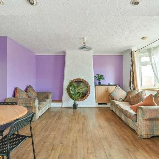 Gloucester Road, Feltham, TW13 - Photo 1