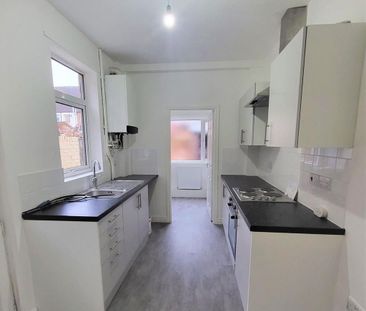 3 bedroom semi-detached house to rent - Photo 4