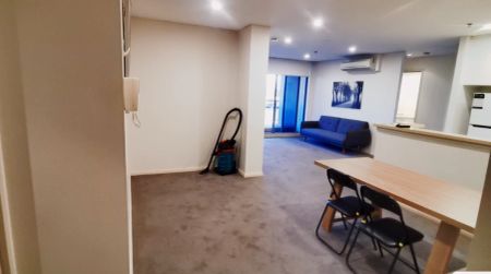 3 bed 2 bath-1106 - Photo 3