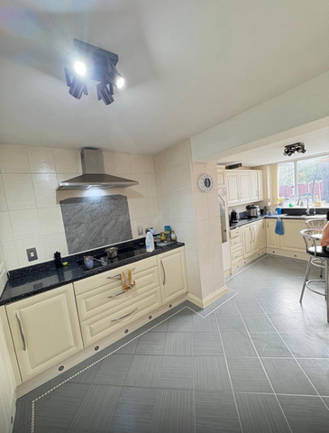 3 bedroom terraced house to rent - Photo 2