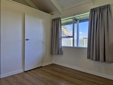 2-Bedroom with Power Included - Photo 4