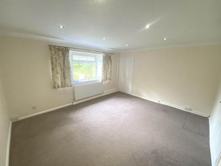 2 bedroom maisonette to rent - Photo 4