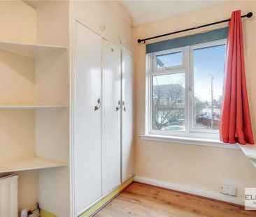 3 bedroom end of terrace house to rent - Photo 4