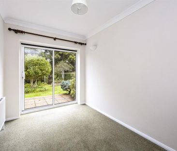 3 bedroom detached bungalow to rent - Photo 2