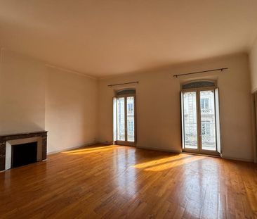 Location Appartement 5 pièces 127m² AVIGNON 84000 - Photo 2
