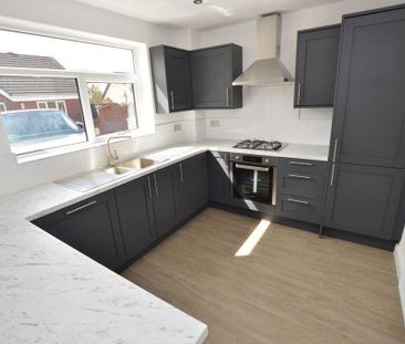 3 bedroom semi-detached house to rent - Photo 4