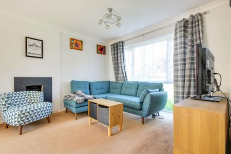 3 bedroom semi-detached house to rent - Photo 2