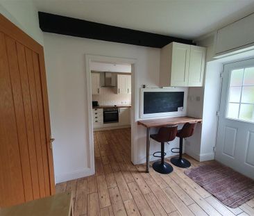 2 bedroom semi-detached house to rent - Photo 2