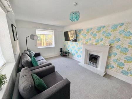 2 bed flat to rent in John Hunter Way, Bootle, L30 - Photo 2