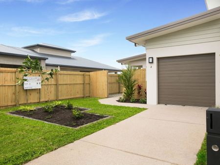 SPACIOUS DUPLEX IN THE HEART OF SMITHFIELD VILLAGE - Photo 2