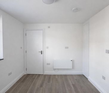 1 bedroom Flat To Let - Photo 5